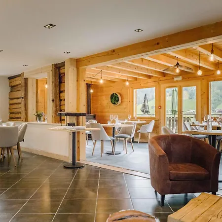Les 9 Neves, Restaurant & D'hotes فندق مبيت وإفطار 3*